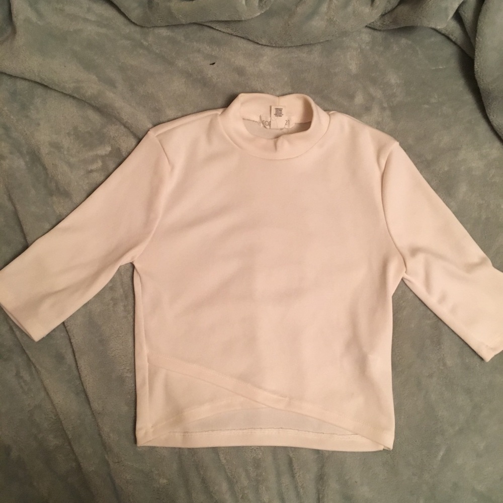 Size medium Cropped turtle neck top
